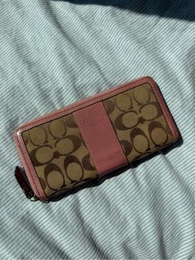 Coach Brown Signature Continental Wallet with Dusty Pink Trim